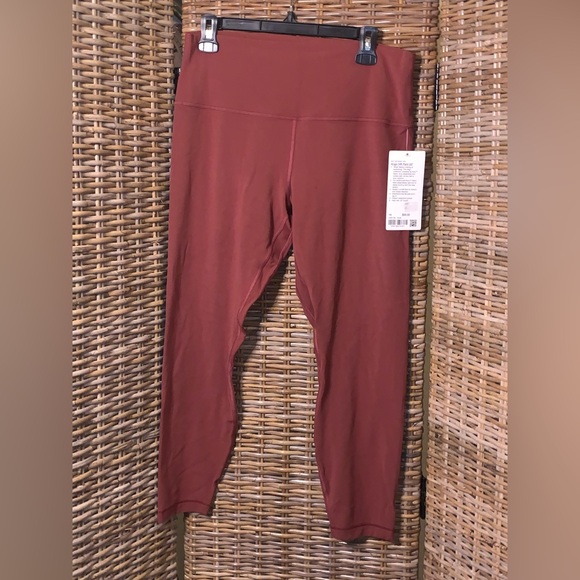 #118 NWT Lululemon Align High-Rise Pant 25"
Mulled Wine Sz 14 - Picture 5 of 10